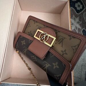 Louis Vuitton dauphine mini